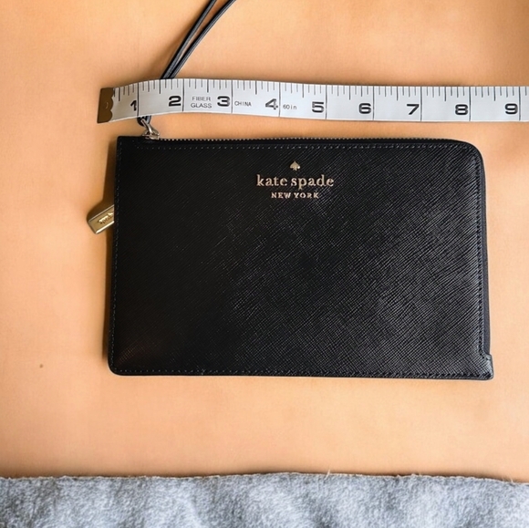Kate Spade Staci Medium L-Zip Wristlet Wallet Black Saffiano Leather NWOT - Picture 4 of 11